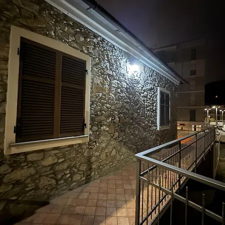 Holiday home Casa Dani - Terrazza Relax, Parcheggio Gratuito E Comfort A Due Passi Da Oneglia *